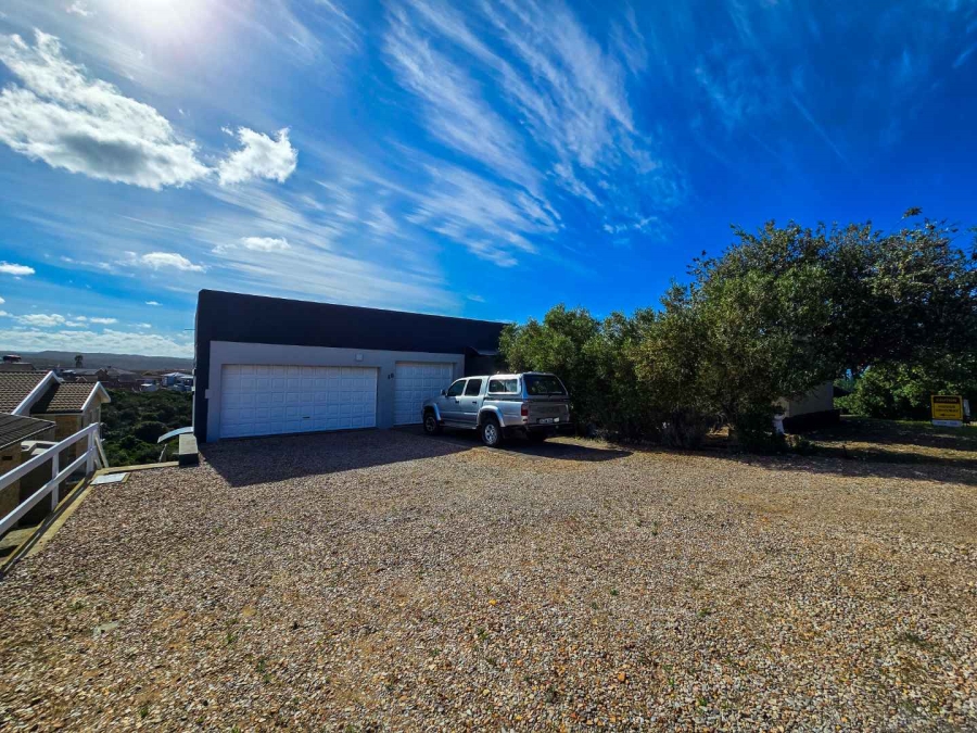 4 Bedroom Property for Sale in Stilbaai Wes Western Cape